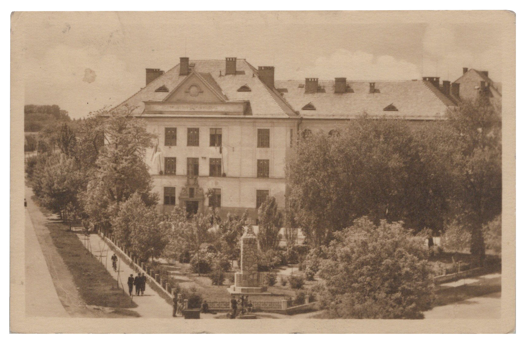 Nové Zámky - Stredná škola