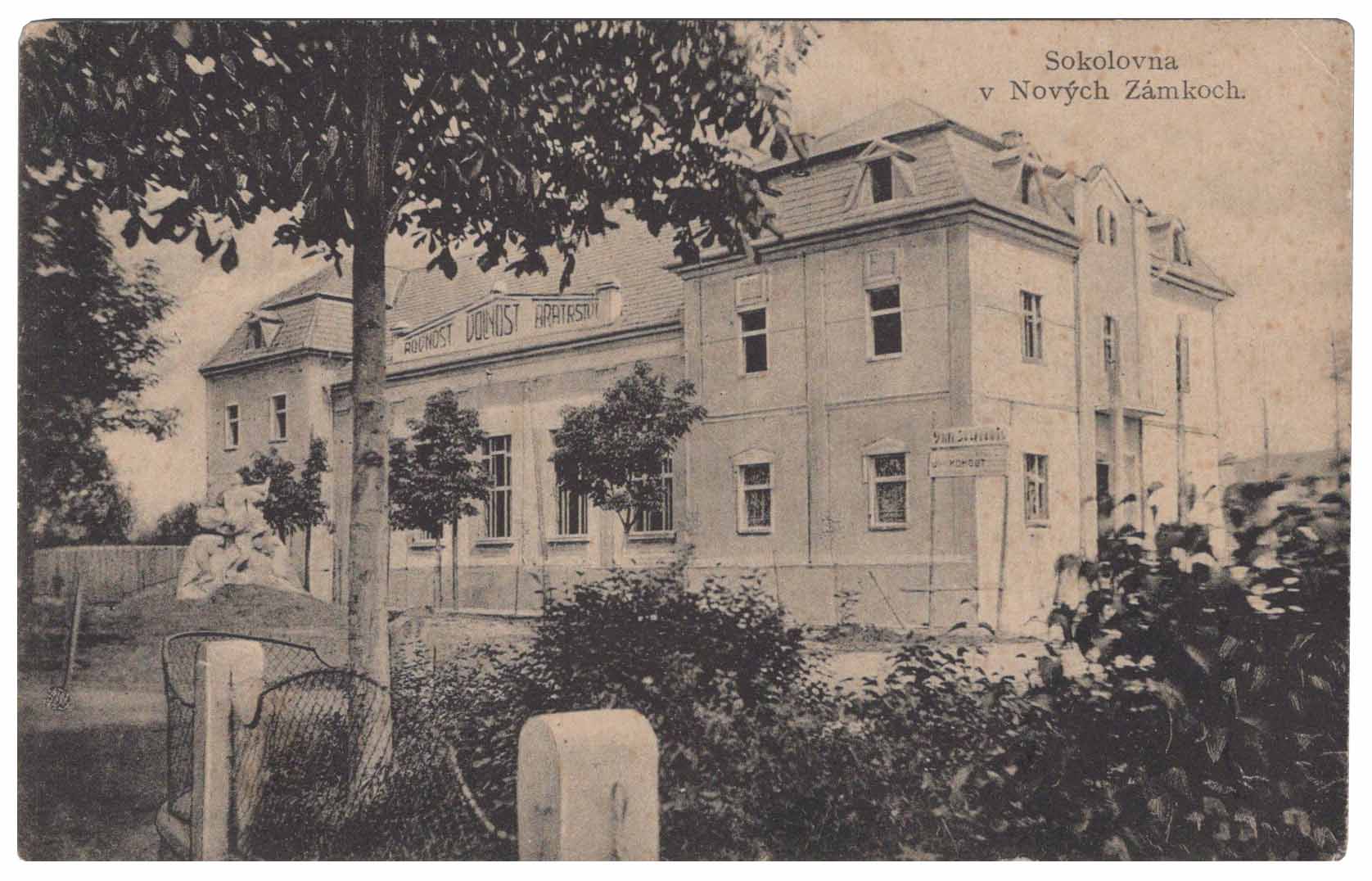 Nové Zámky - Sokolovňa